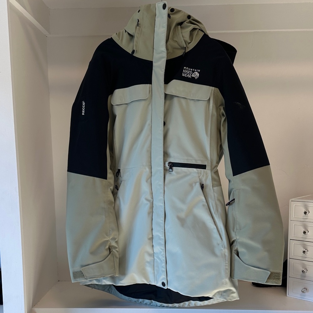 Mountain Hardwear Two-Tone Outdoor Jacket